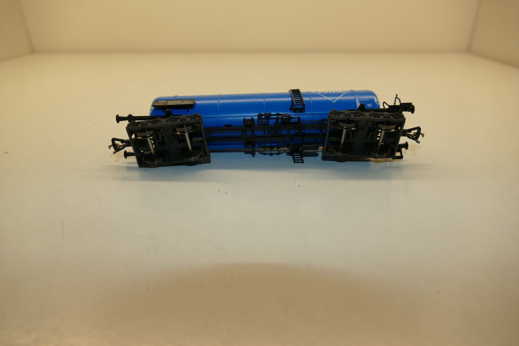 Fleischmann Modellini di ferrovie: Fleischmann H0: DB Kesselwagen Aral – Usato da Niederhasli venduto da rail-duerst 5
