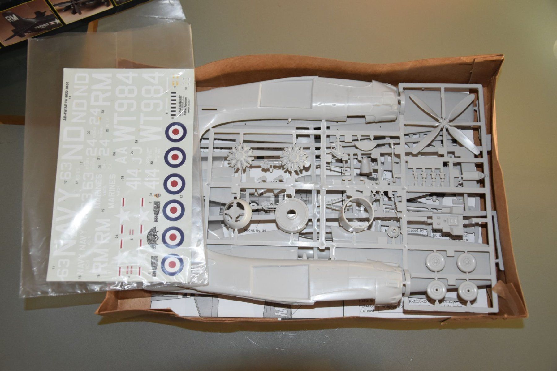 Kit di modellismo & Modellini statici: Skyraider AD-4W 1:48 – Nuovo (secondo la descrizione) da Liestal venduto da estreiter 1
