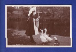 ENFANT - Jeune fille et oies