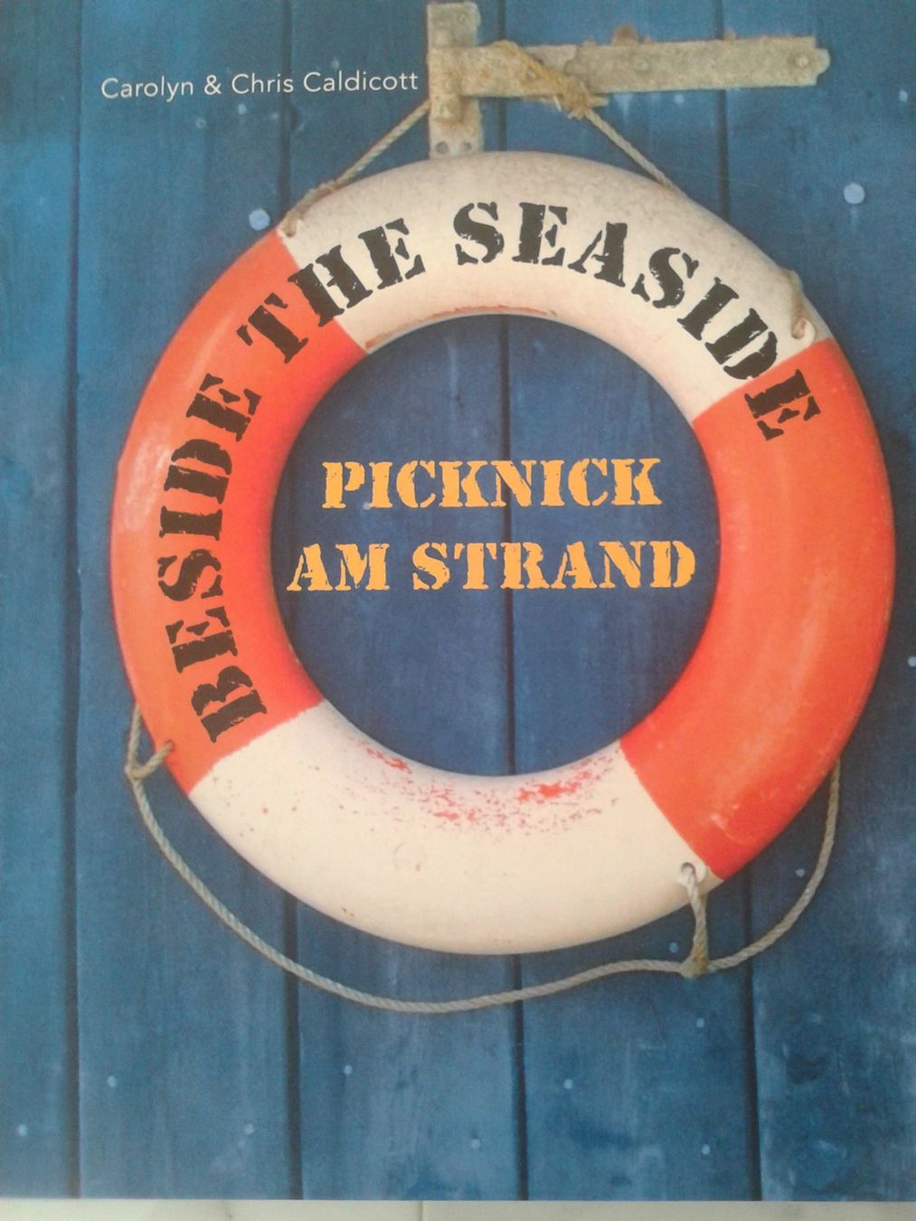 Libri: 2 Bücher "Picknick am Strand"  + "Picknick" – Nuovo (secondo la descrizione) da Camorino venduto da Campellino 1