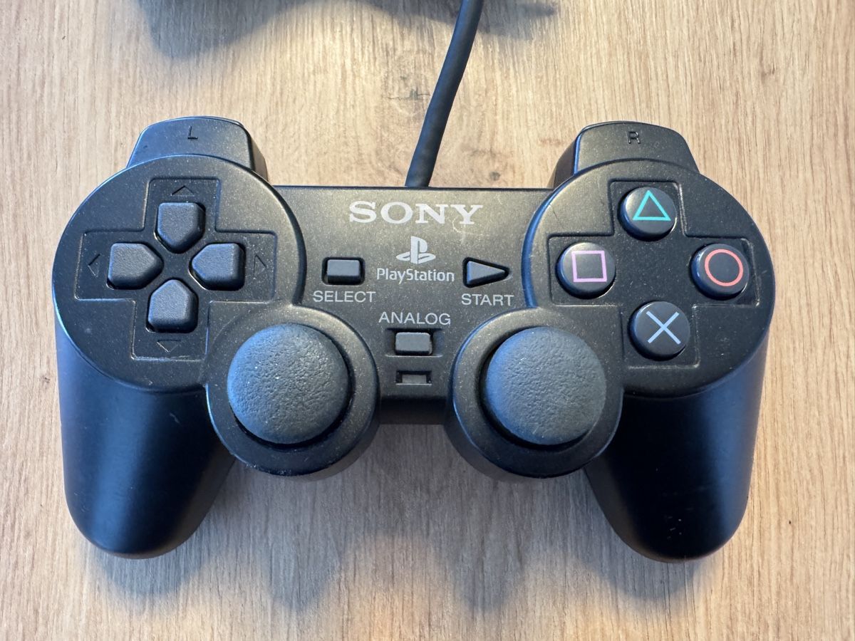 Sony Manettes: Sony PlayStation 2 Controller in schwarz – D'occasion à Biberist par etesummer 1