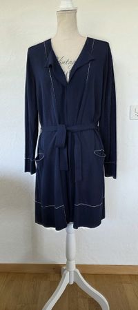 Feiner neuwertiger Cardigan von "TONET" Gr. 40 (It. 46)