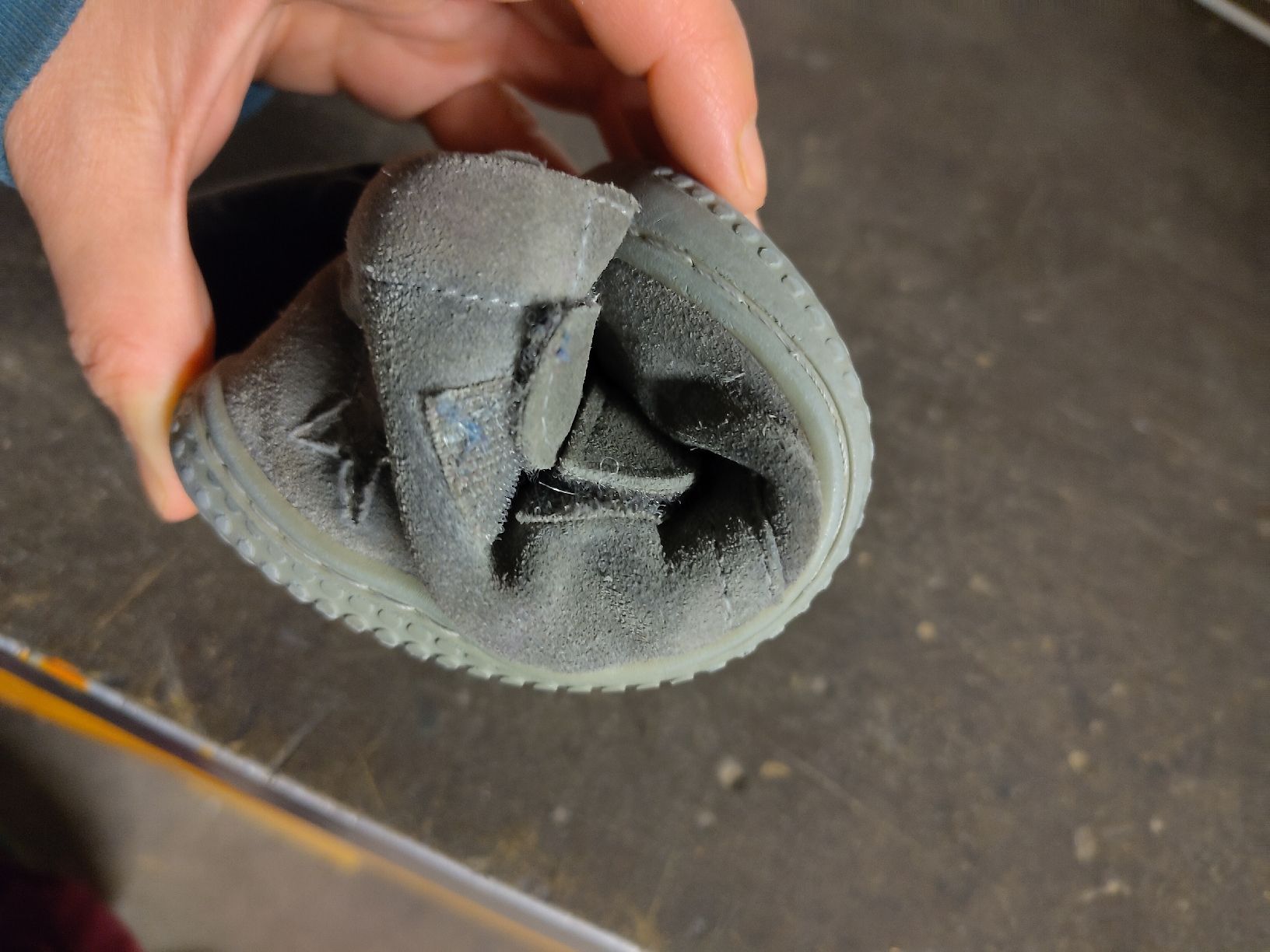 Schuhe für Jungen: Filii Barfussschuhe, grau, Gr. 25 – Gebraucht aus Däniken SO von Lu-Tze 2