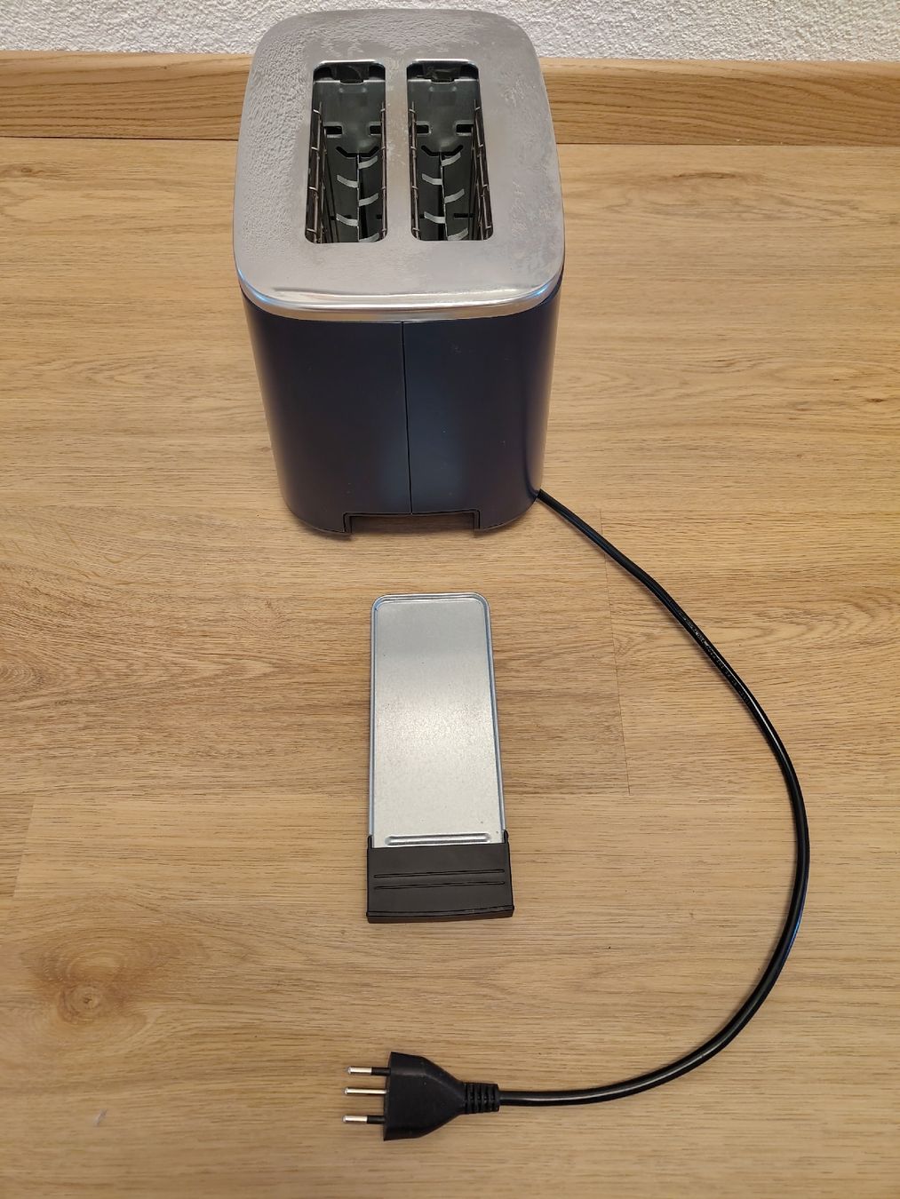Elettrodomestici da cucina: Toaster in dunkelblau. Kaum gebraucht. – Usato da Zürich venduto da Almohammed 5
