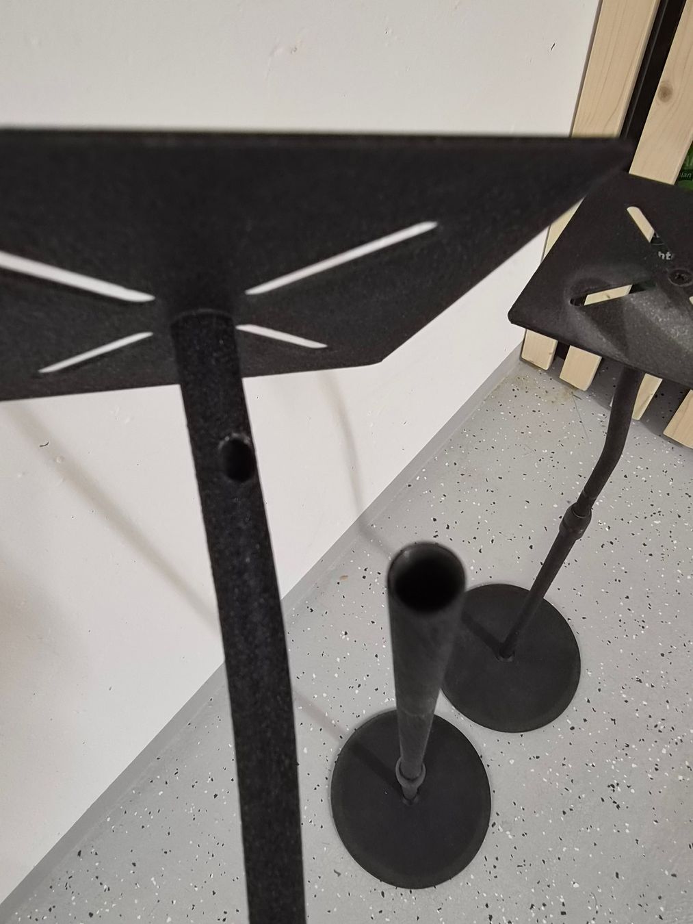 Supporti a parete: Lautsprecher Ständer – Usato da Burgdorf venduto da PC-Builder 3