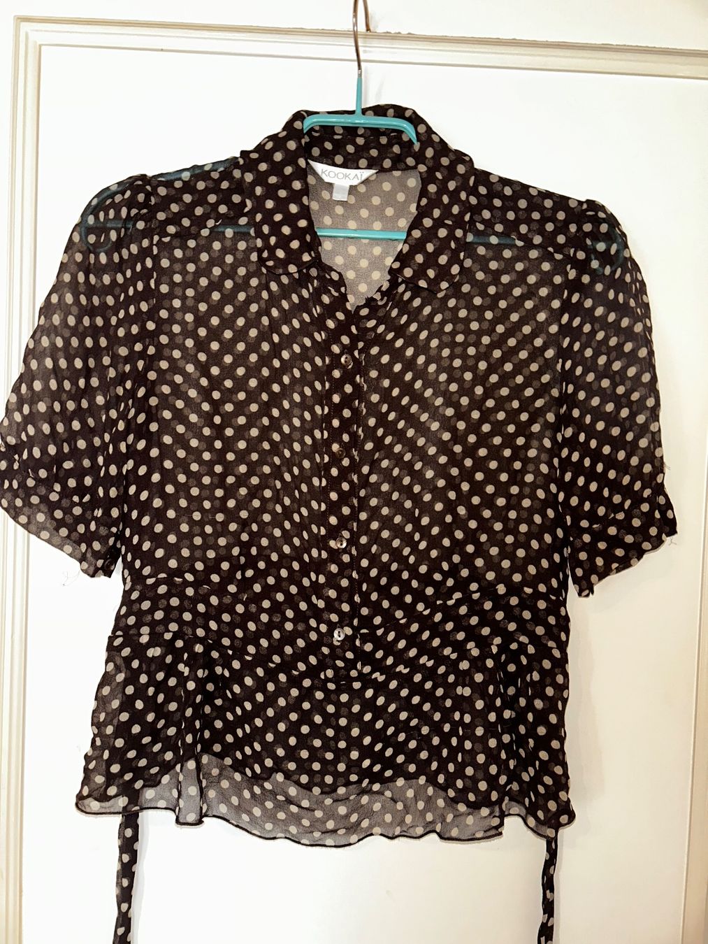 Kookai Tops: Blouse / Haut court en soie Kookai – D'occasion à Bernex par joe_6dn9