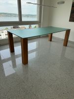 Glasesstisch mit Spezialglass