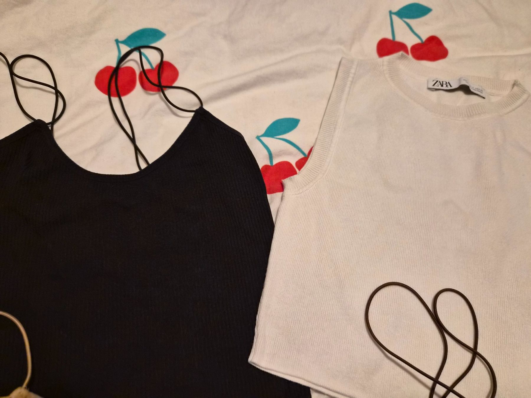 Top: Zara top 5 stück gr S – Nuovo (secondo la descrizione) da Dietikon venduto da Eleda 1
