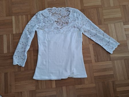 Shirt mit Spitzen