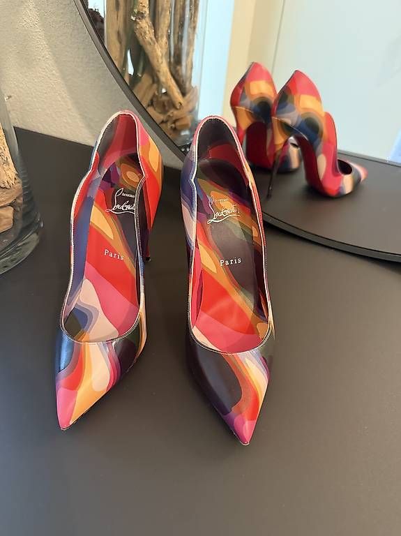 Damenschuhe: Louboutin Hot Chick Gr 39 – Gebraucht aus Schindellegi von wae_fhj7 1