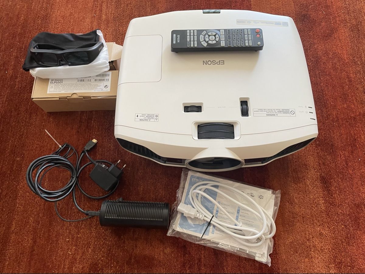 Epson Vidéoprojecteurs: Epson EH-TW9000W  – D'occasion à Oberrieden par wer_g6cn