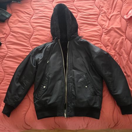 Giacca bomber nera con cappuccio Teddy - ideale per l'inv...