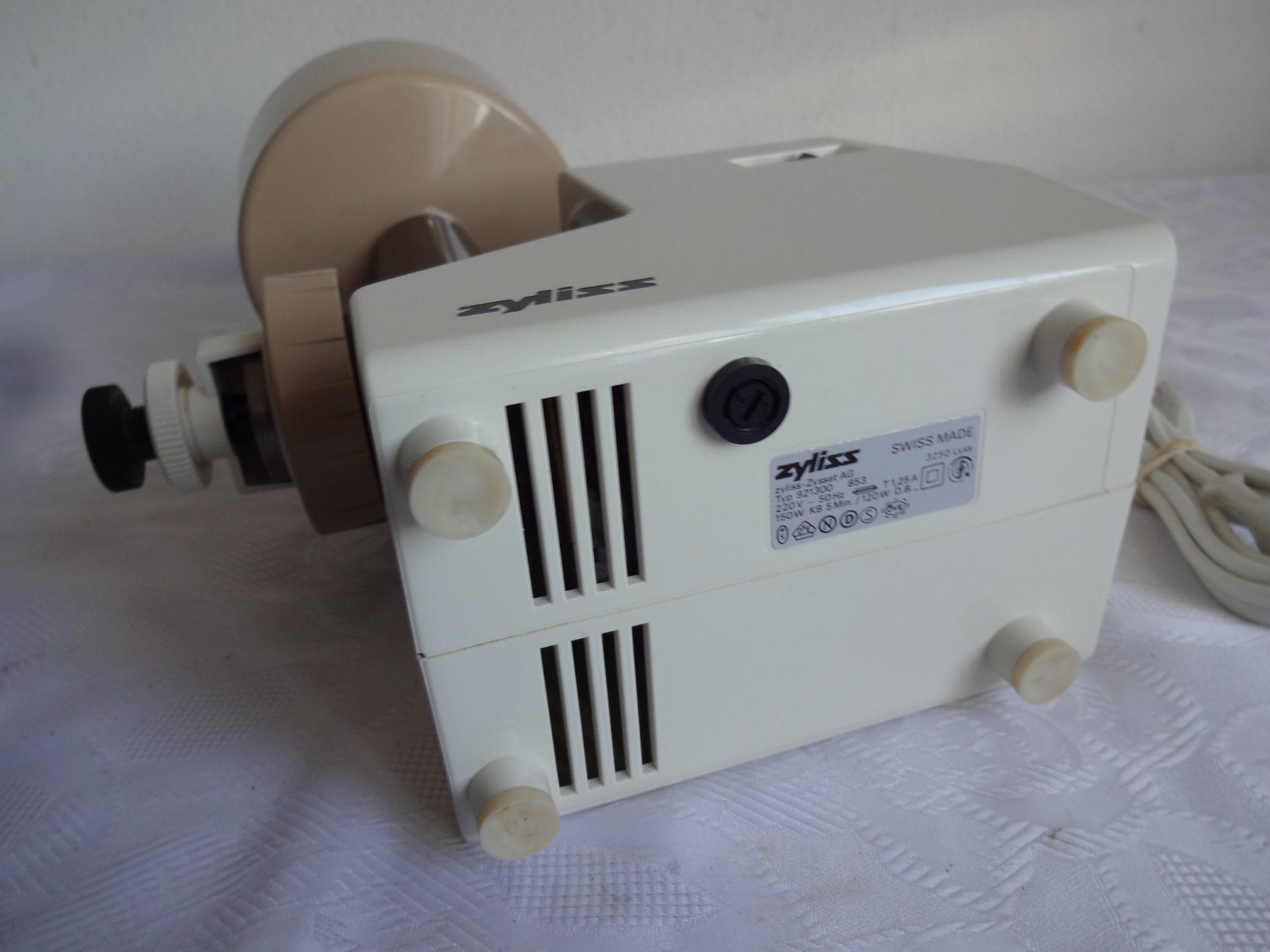 Zyliss Elettrodomestici da cucina: Zyliss Elektro - Getreidemühle – Usato da Frauenfeld venduto da Reyy58 4