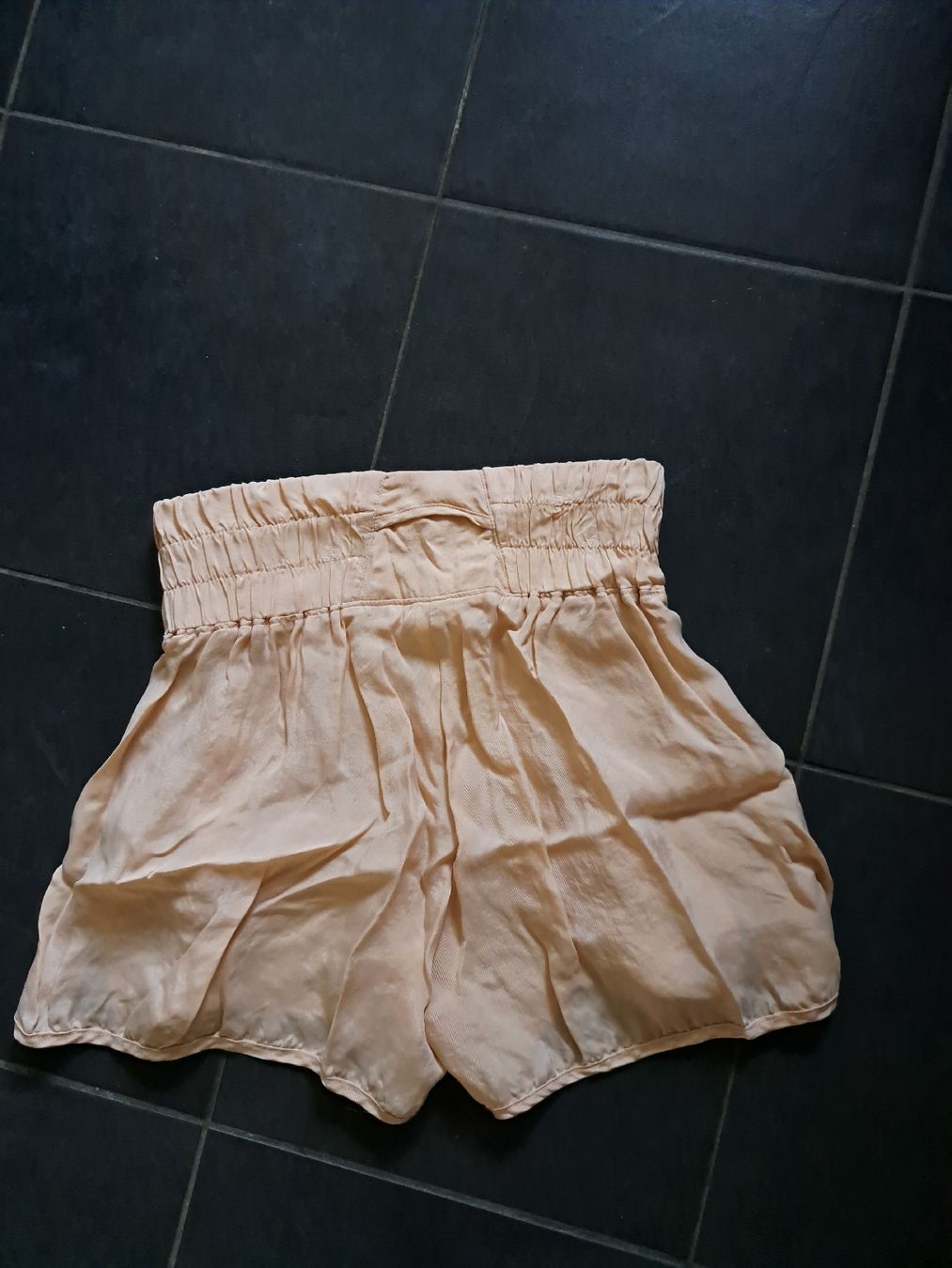 Pantaloni: Mandela Yoga Shorts – Usato da Thalwil venduto da sternenstaub369 3