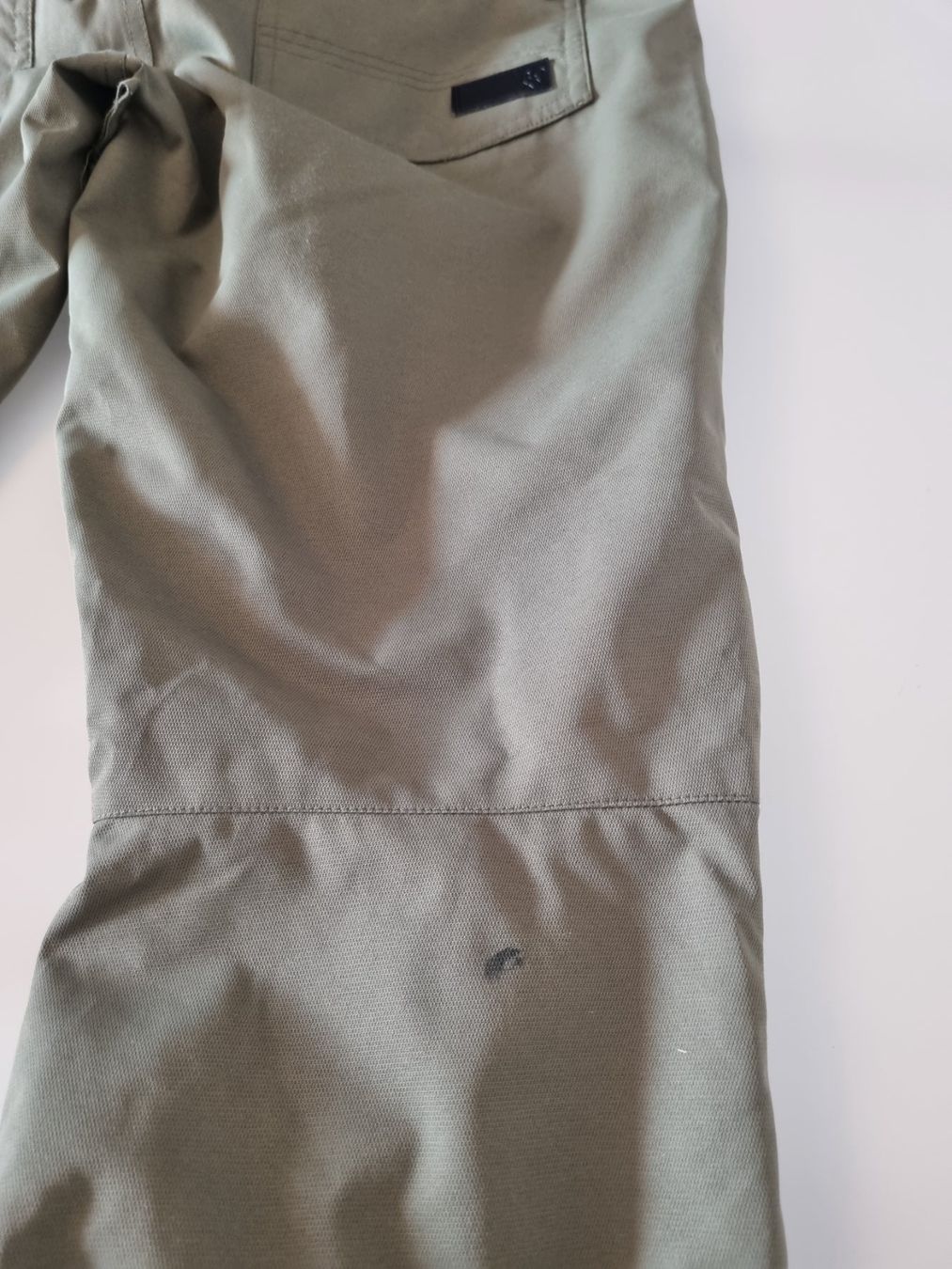 Roxy Pantaloni: Roxy Sky / Snowboardhose – Usato da Schönenwerd venduto da Chez_Mimi 2