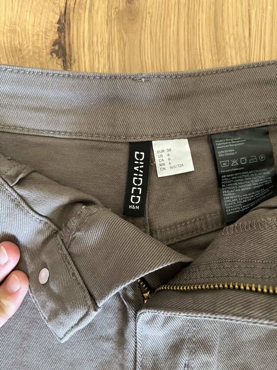 H&M Jeans: Shorts grey H&M – Nuovo (secondo la descrizione) da Dietlikon venduto da ell_p7fn 3