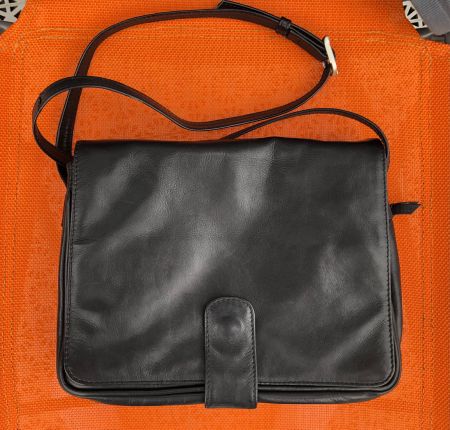 LEDERTASCHE, SCHWARZ, CA.25x18x8CM, VIELE FÄCHER, ZEITLOS