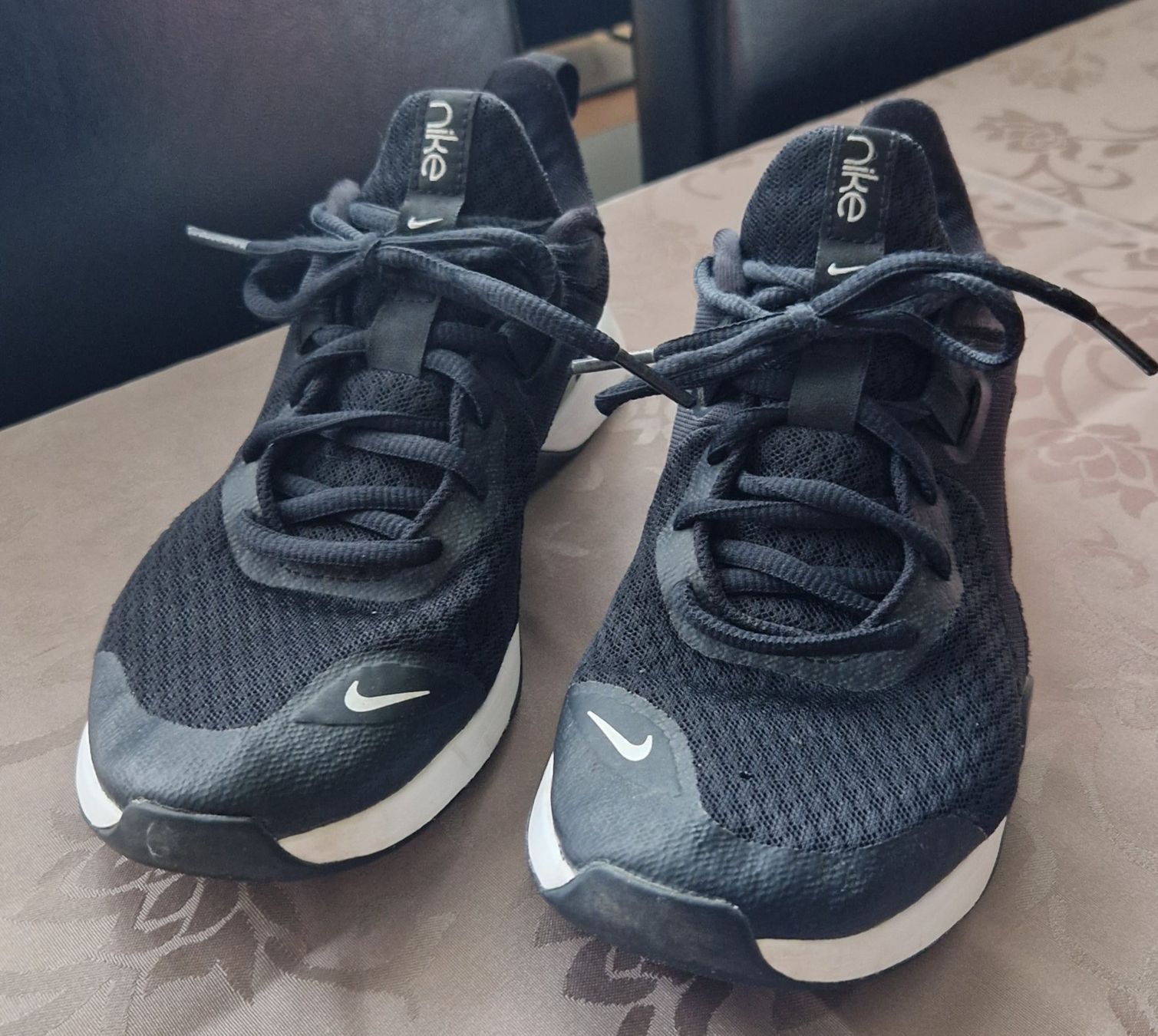 Nike Scarpe da donna: Nike Schuhe Grösse 38 Schwarz – Usato da Zürich venduto da sirstians000 8
