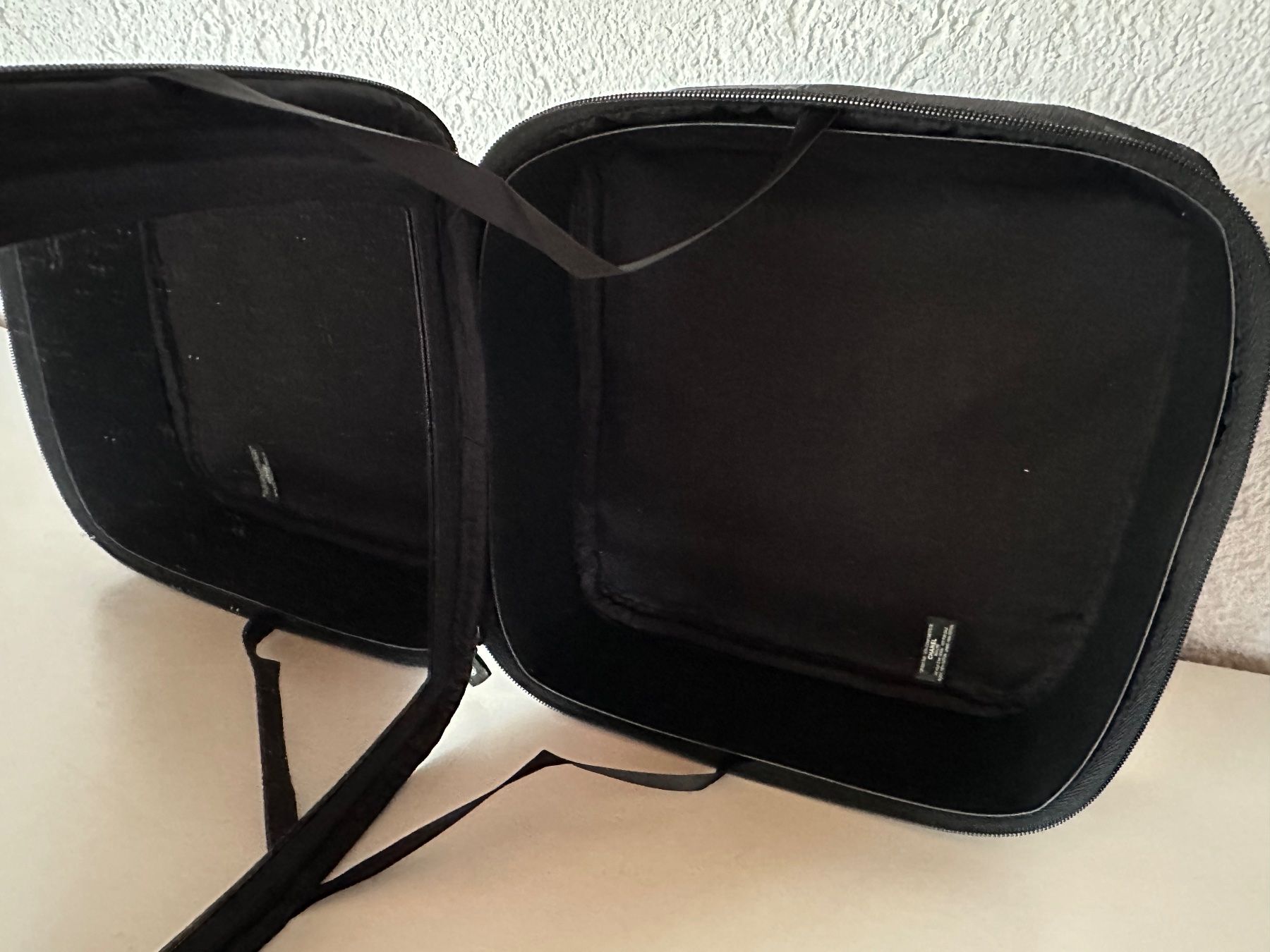 Chanel Kosmetikkoffer: Original Chanel Kosmetikkoffer, schwarz, neu – Neu (gemäss Beschreibung) aus Aarburg von flacon05 3