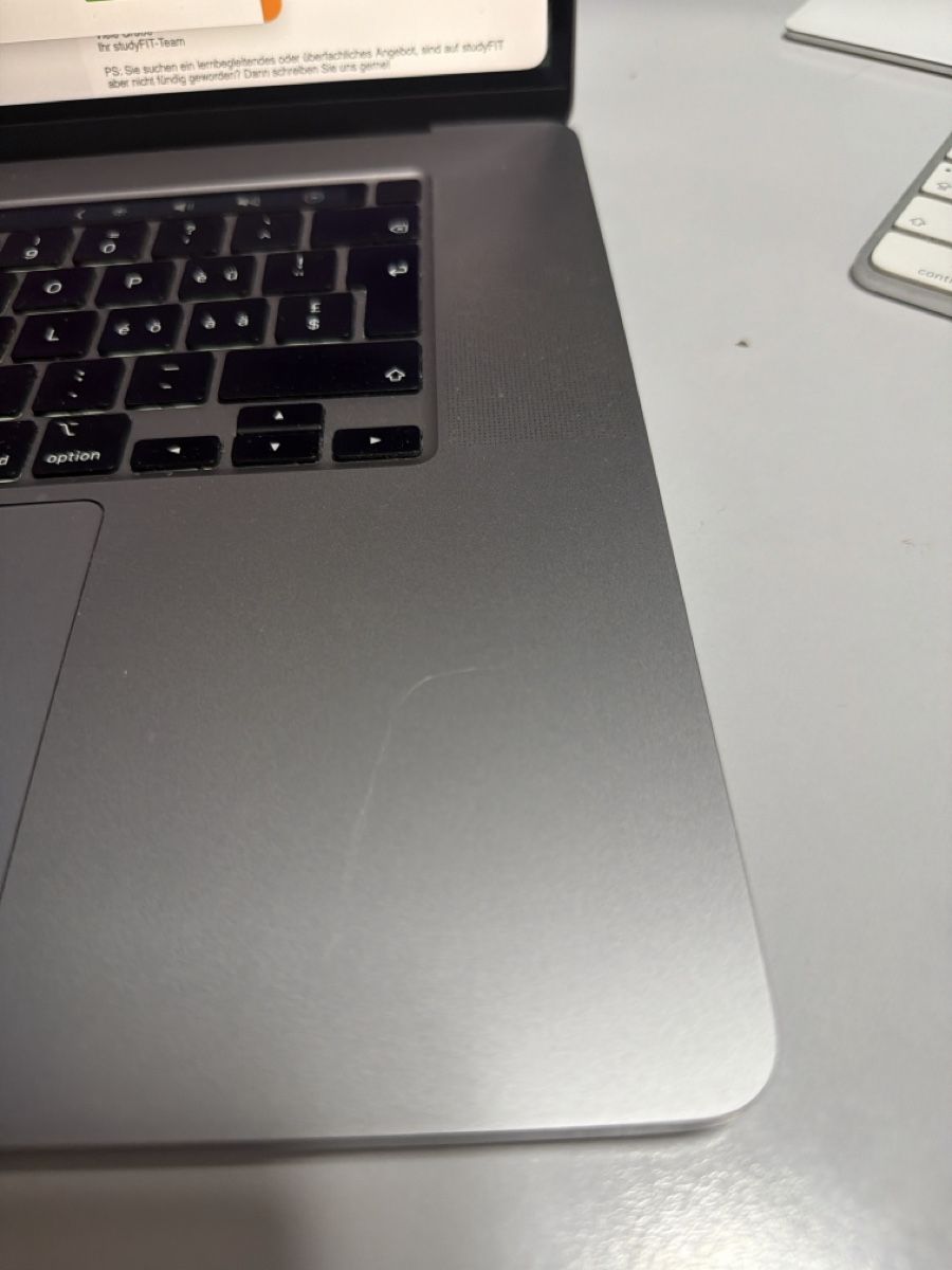 Apple Notebook: Apple MacBook Pro 16 space grey – Usato da Zürich venduto da oli_k9tl 3