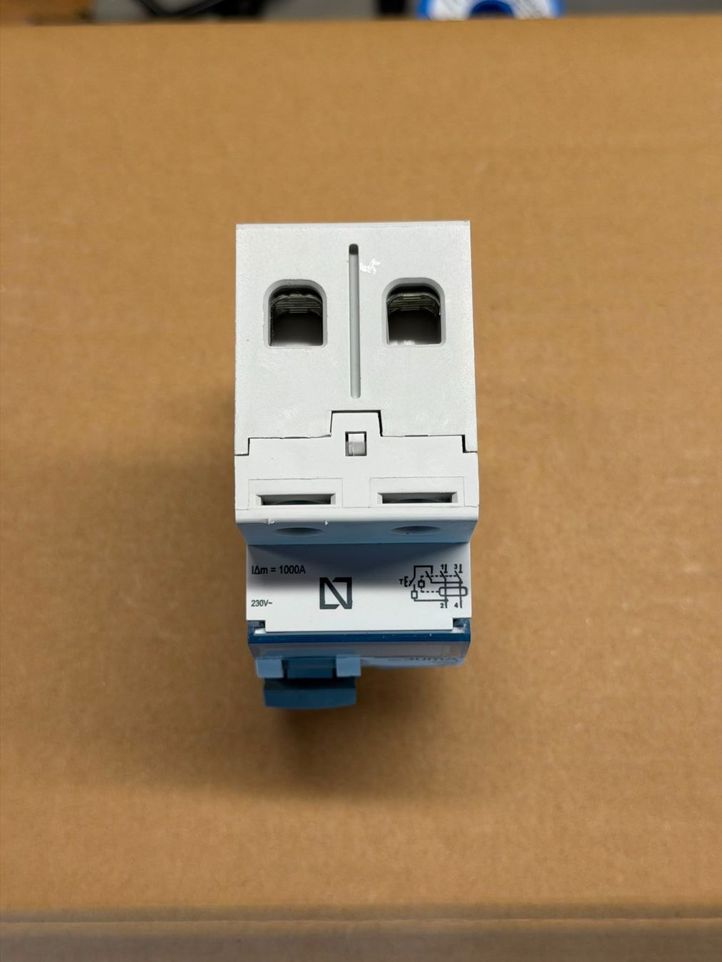 Legrand Alimentation électrique: Legrand Fehlerstromschutzschalter 40 A 30 mA, Neu – Neuf (Voir description) à Aristau par SwissVolts_Akkus 2