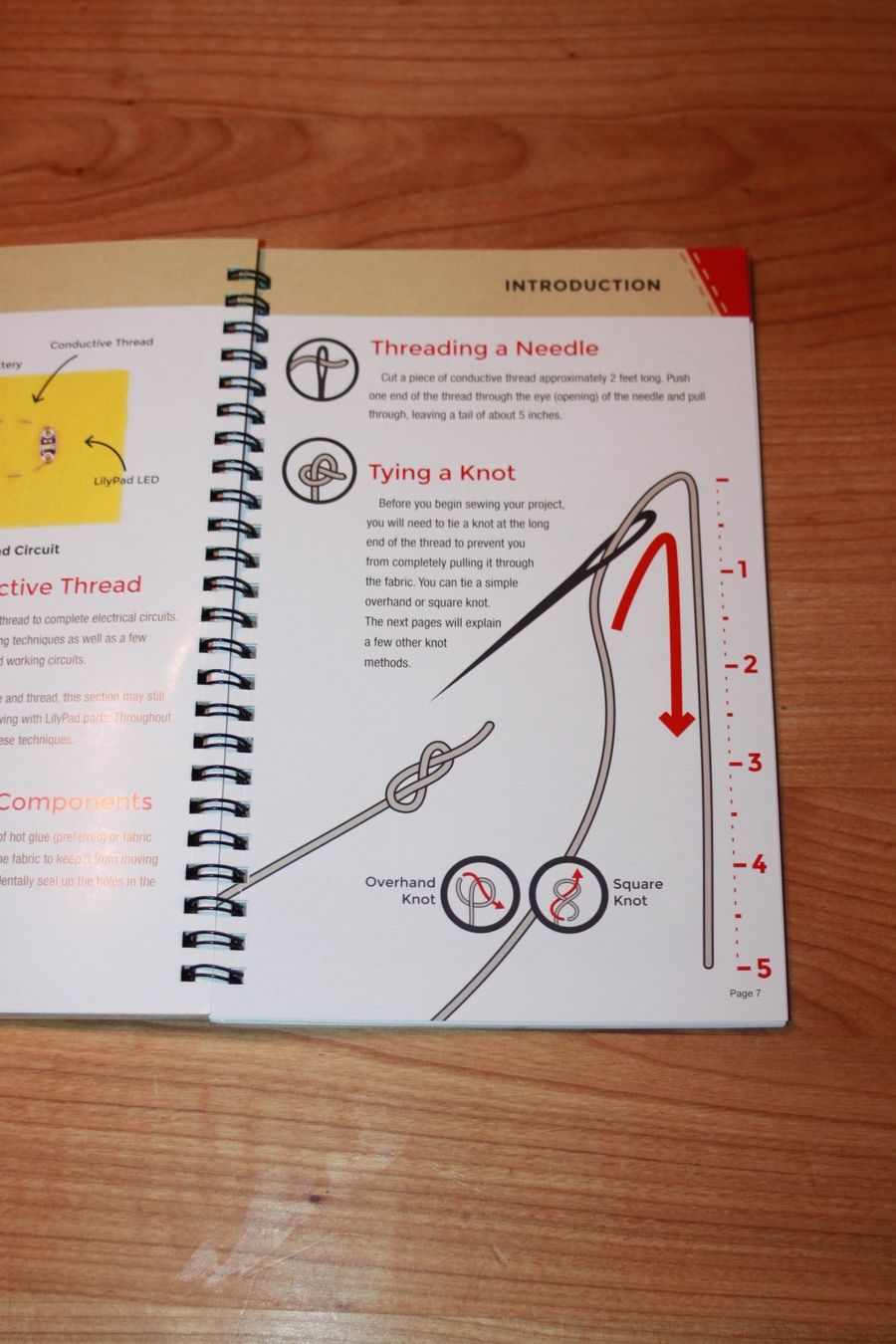 Bücher: Buch:  Lilypad sewable electronics kit guide – Neu und originalverpackt aus Wenslingen von Strick4Alpaca 1
