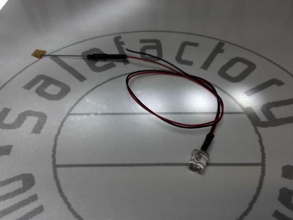 Componenti elettronici: Flachkopf-LED 5mm, grün, verkabelt 12V – Nuovo (secondo la descrizione) da Luzern venduto da Salefactory 2