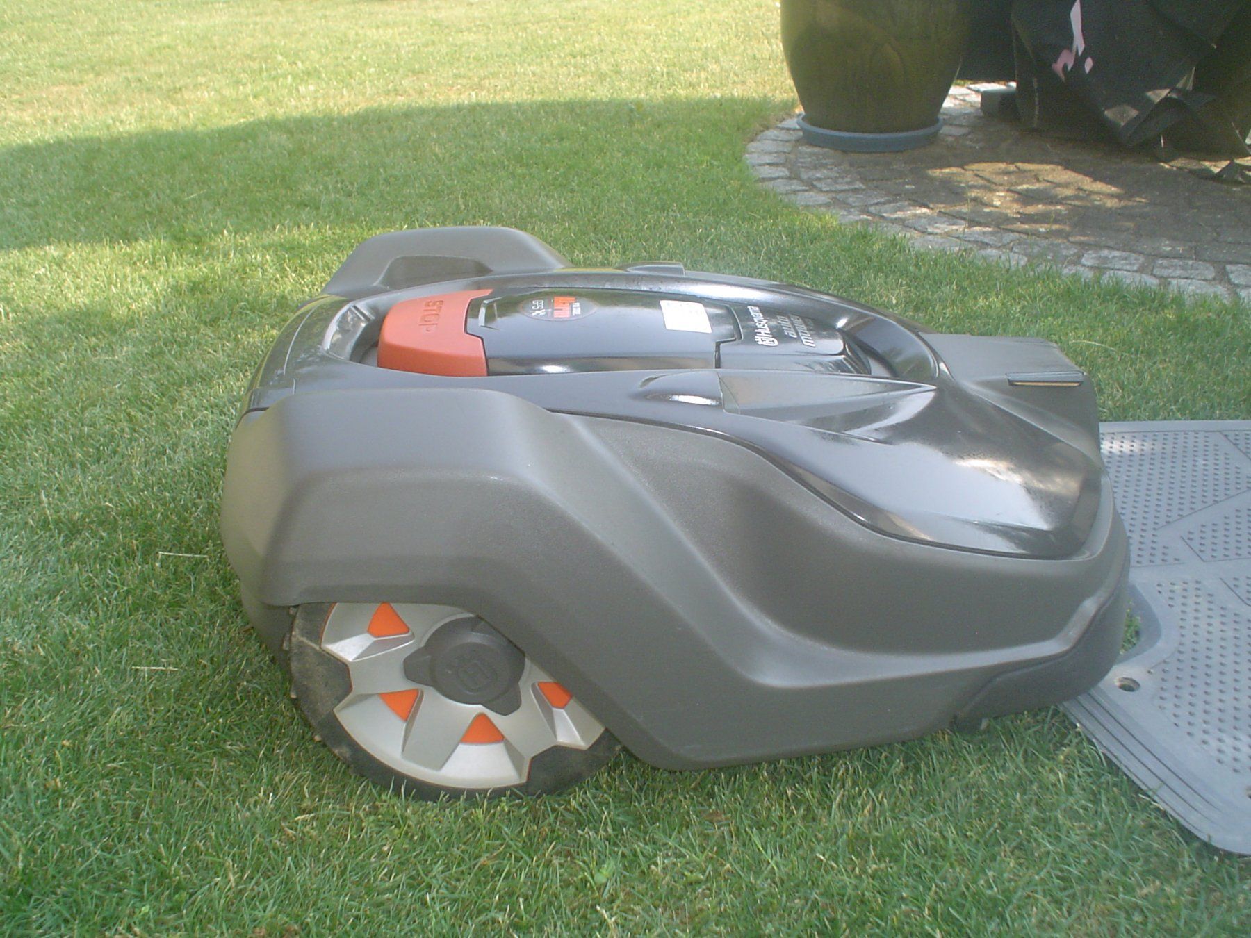 Husqvarna Motorsensen & Rasentrimmer: Rasenroboter Husqvarna 450 X – Gebraucht aus Wettingen von  3