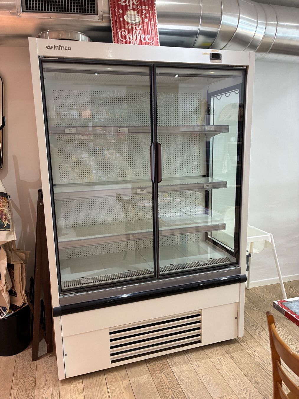 Kühlschrank: Frigo vitrine – Gebraucht aus Neuchâtel von try_f2bt 1