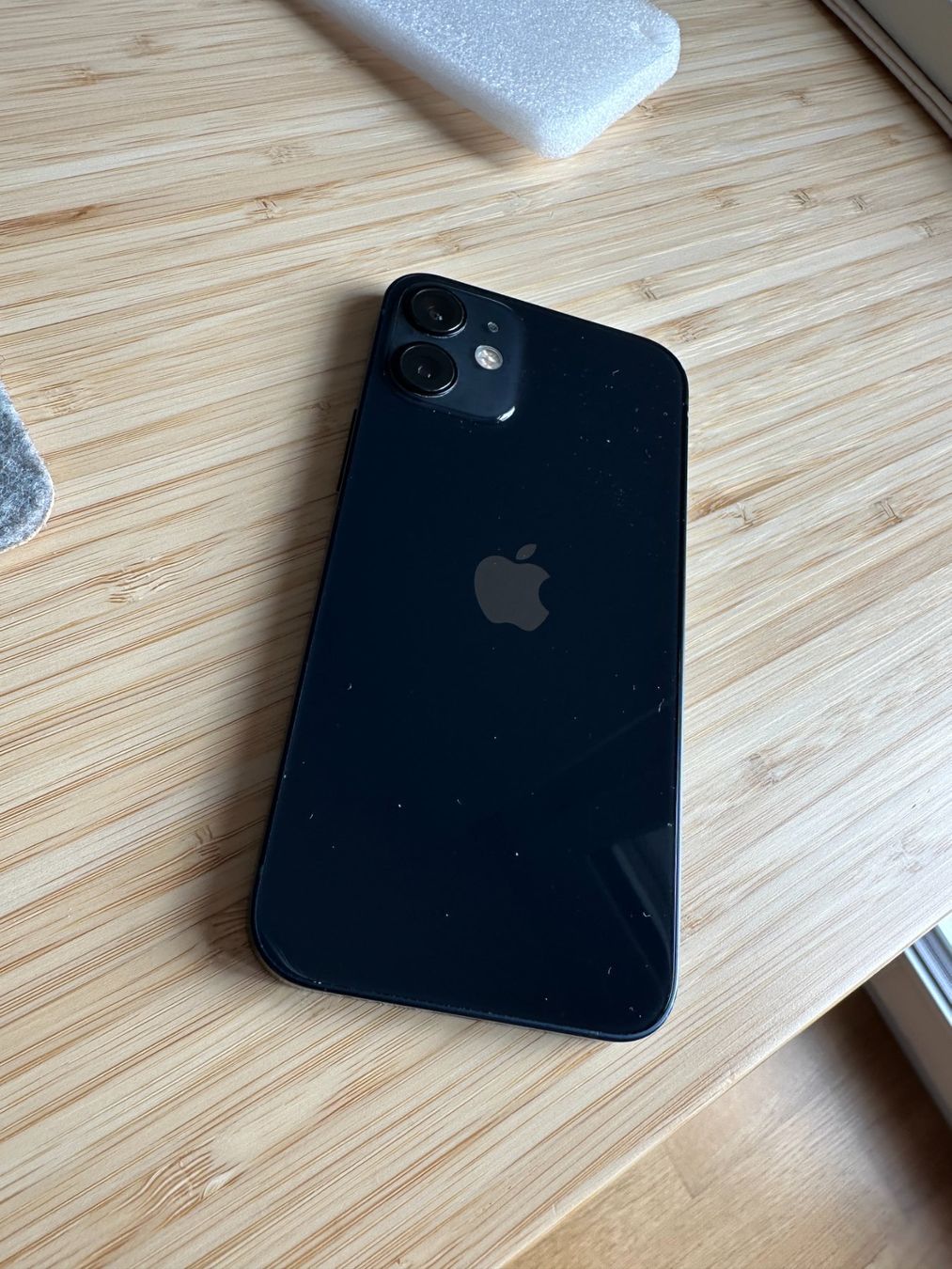 Apple Portables: iPhone 12 mini 64 Go – D'occasion à St-Aubin-Sauges par _jaan_ 2