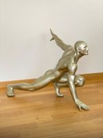 Goldfarbener Athlet, ca 60 cm hoch, ca 80 cm lang, 8 kg