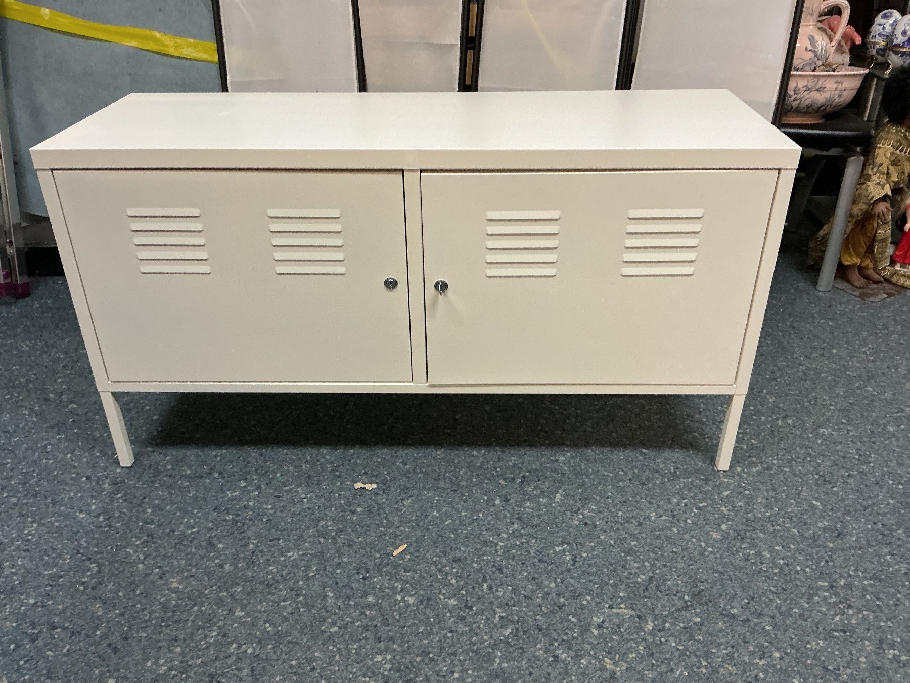 Schränke: Metallschrank IKEA PS Nr 2 – Gebraucht aus Bern von vielerart