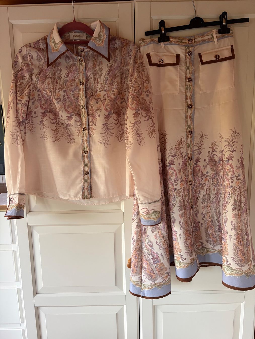 Kleider: Floral Blouse & Midi Skirt – Neu (gemäss Beschreibung) aus St.Josefen von lop_lh8d 3