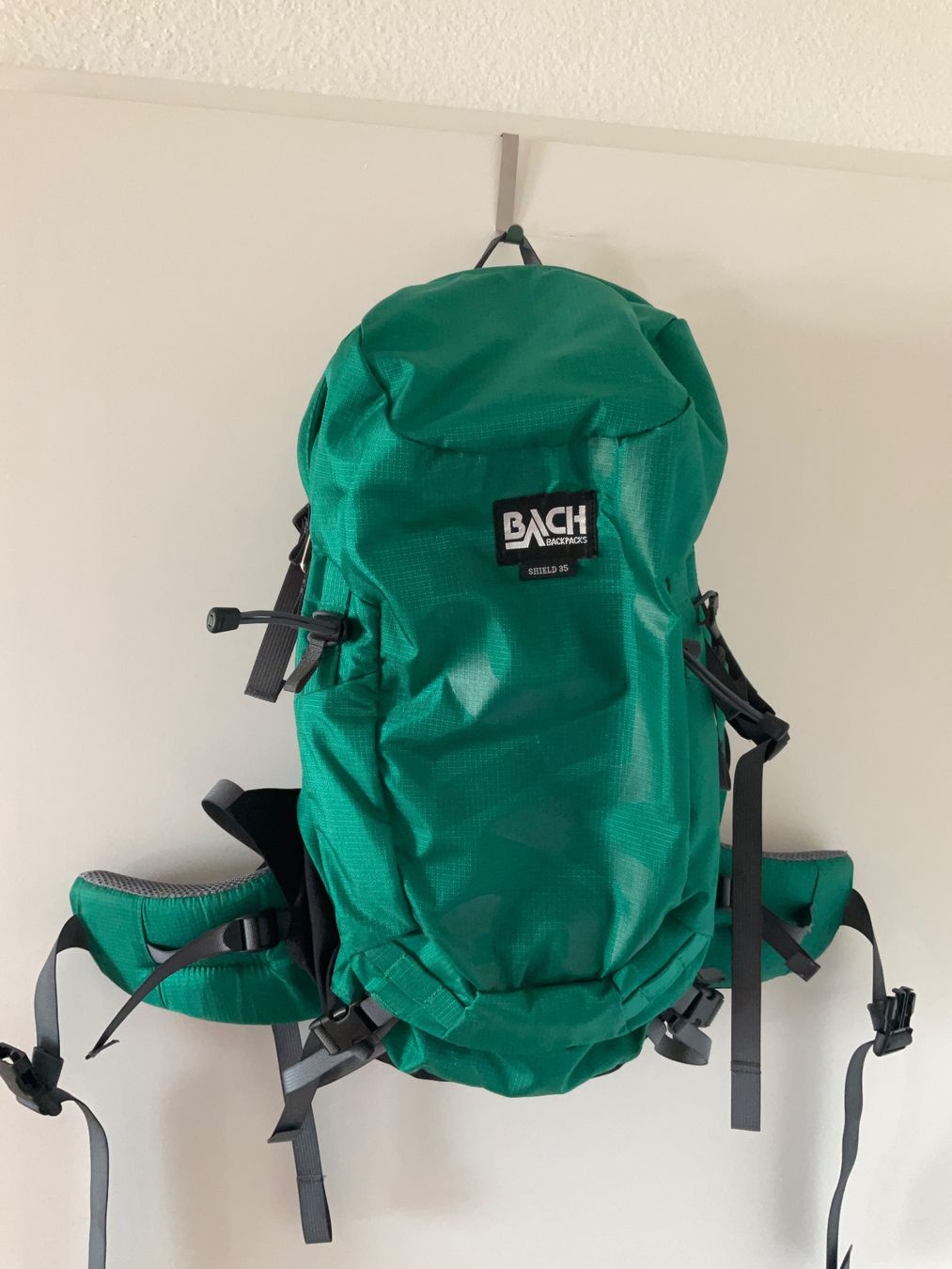 Zaini: Bach Shield 35 Rucksack Backpack – Nuovo (secondo la descrizione) da Zürich venduto da dee_75my 2