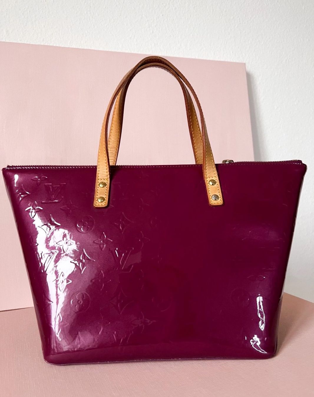 Louis Vuitton Borse da donna: Louis Vuitton Vernis Amarante Bellevue Tote Bag – Usato da Fischbach LU venduto da Dear.Luki 2