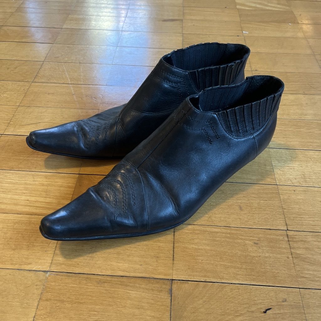 Damenschuhe: Tiefe Stiefel mit spitzigem Absatz – Gebraucht aus Zürich von lalelila 1