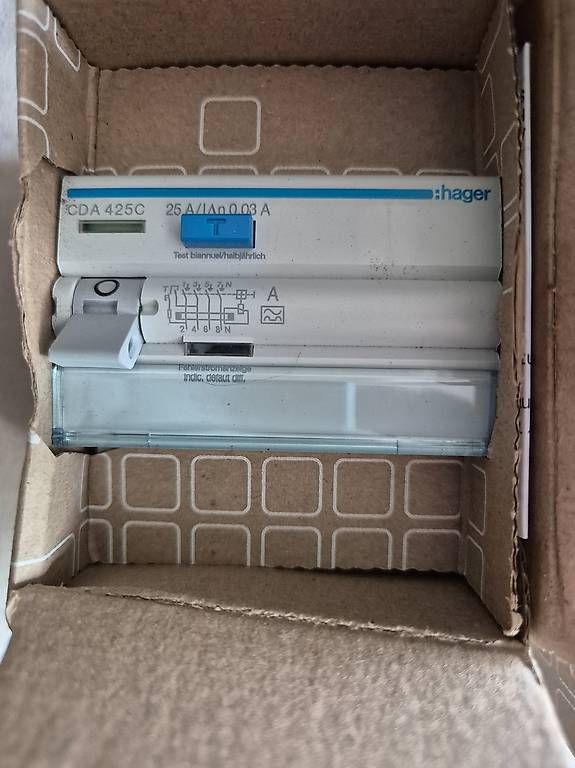 Interruttori: Hager Inter Dif. 4P. 25A.30 mA – Usato da Dulliken venduto da Undercover 1