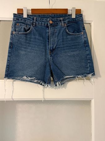 Bershka Jeans Shorts Grösse 38/40