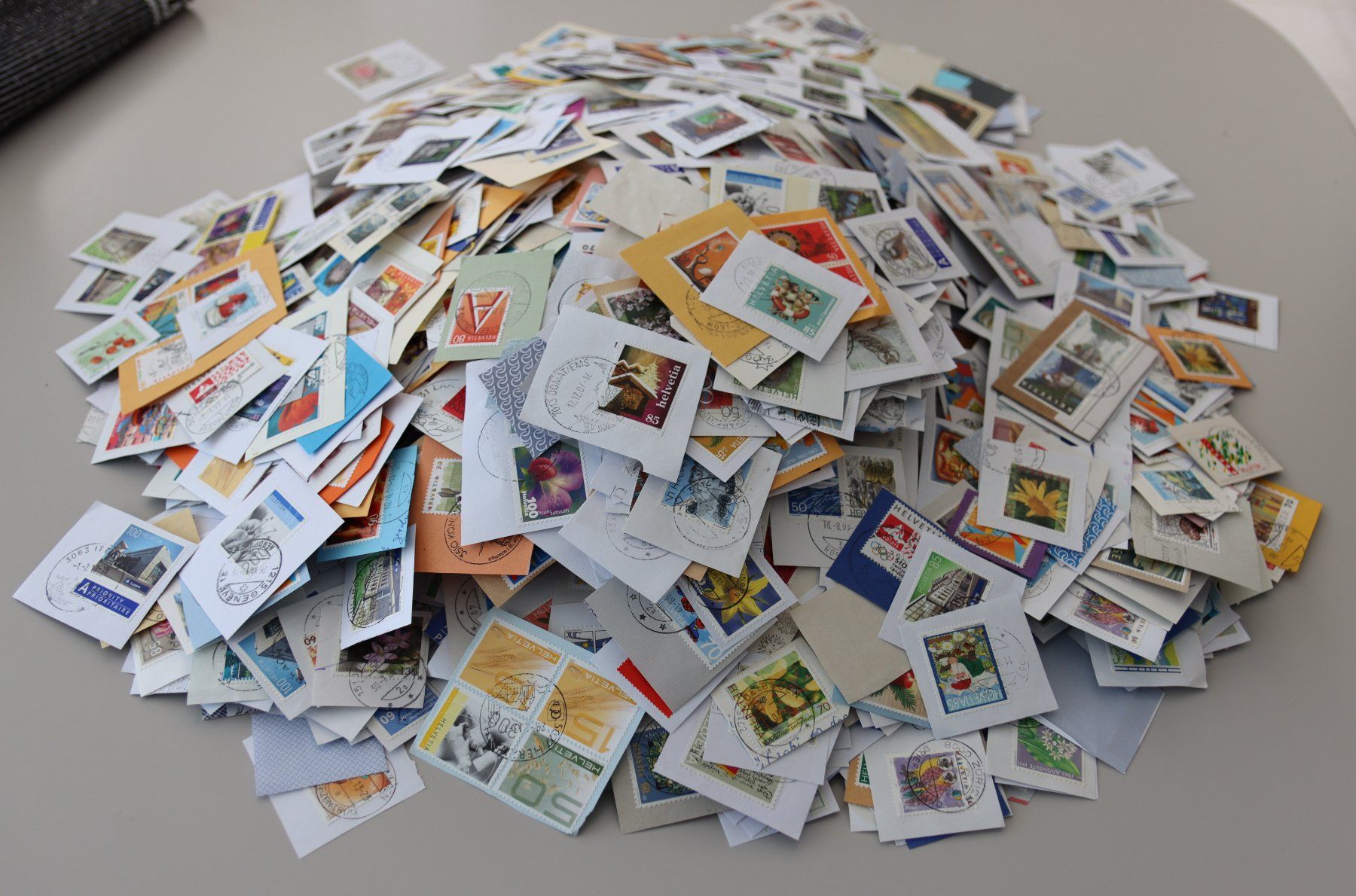 Tutti i francobolli: Schweizer Briefmarken zum ablösen – Usato da Oberentfelden venduto da lakipul 3