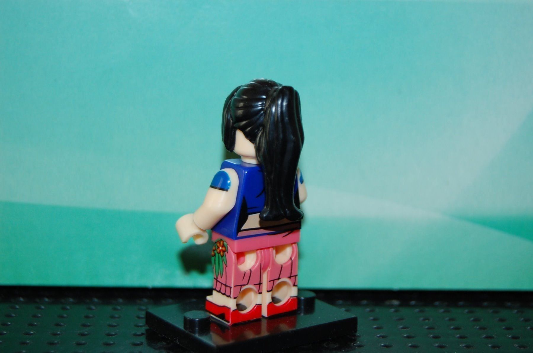 Kit di costruzioni: One Piece Minifigur Nico Robin – Usato da Basel venduto da Don-Angel 1