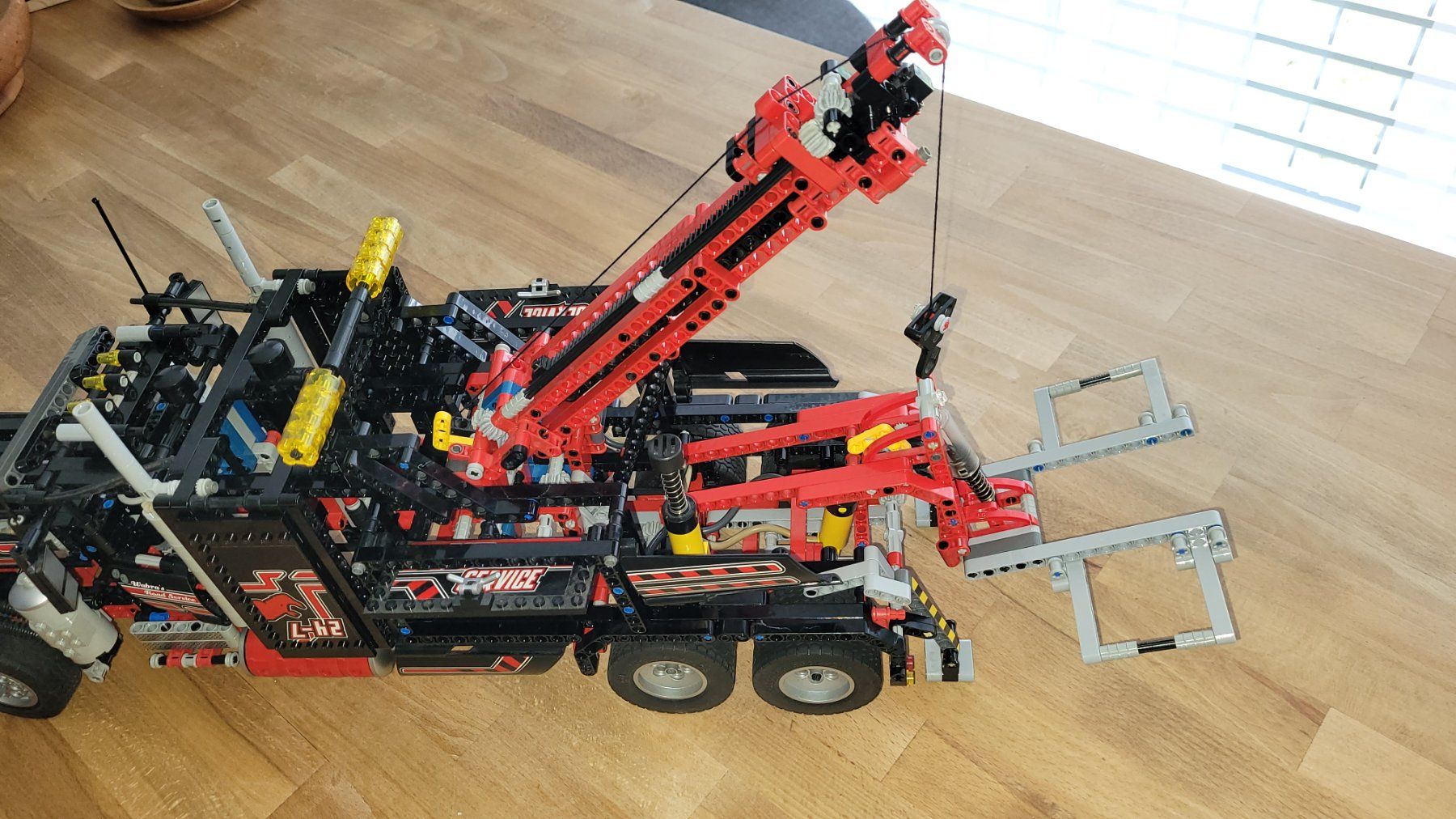 Lego Kit di costruzioni: Grosser Abschlepptruck 8285 – Usato da Olten venduto da Einwegparadies 4