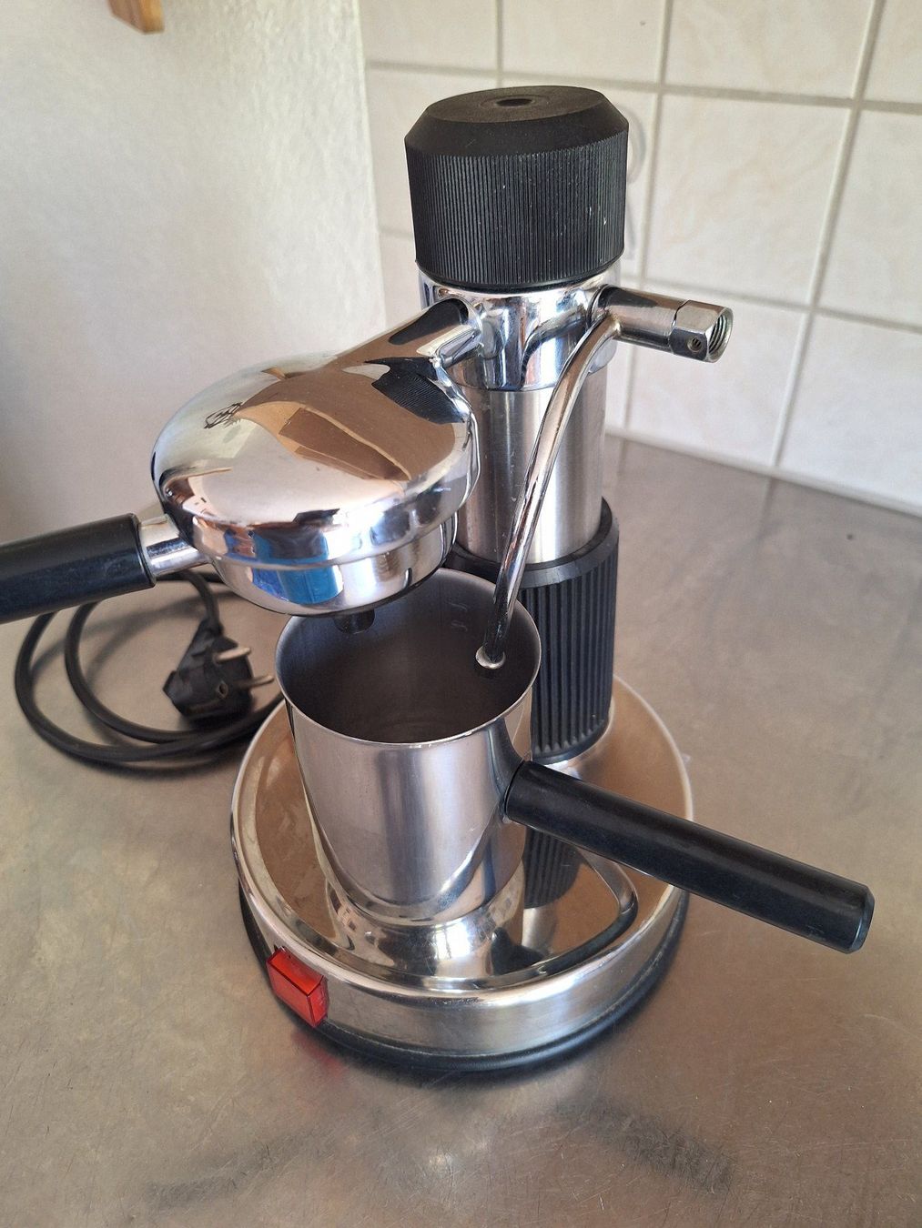 Macchine per caffè & Macchine per espresso: AMA, Mailand Espressomaschine – Usato da Flerden venduto da Brockengespenst