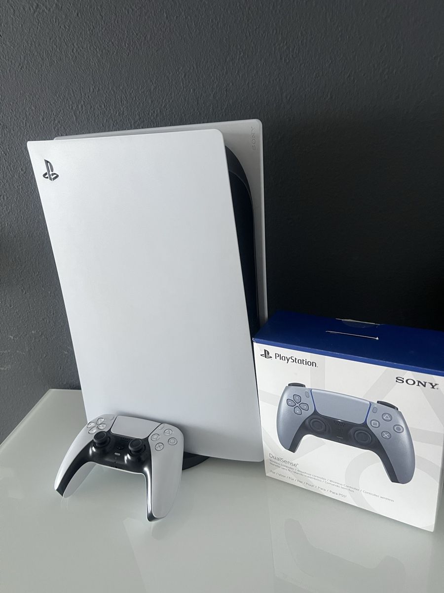 Sony Console: PlayStation 5 (PS5) – Version Disc+ 2 Controller – Usato da Zürich venduto da jos_d7vr