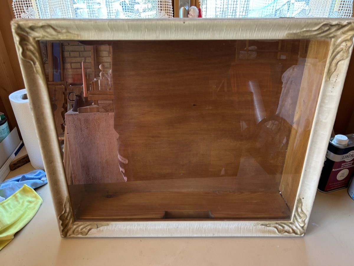 Vitrinen: Vitrine klein / Schaukasten mit Glas, Top! – Gebraucht aus Gwatt (Thun) von ate_6ng8 1