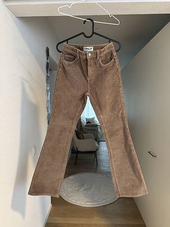 ONLY Cordhose beige, Gr. 36/28