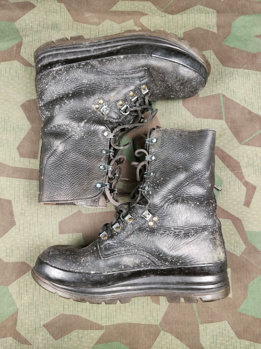 Schweizer Armee Uniformi: Kampfstiefel Ord. 1990, Grösse 280 6 – Usato da Bauma venduto da SwissMilitaria 3