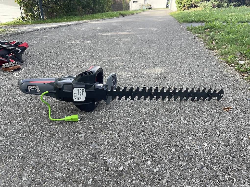 Alle Maschinen: Taille haie électrique  – Gebraucht aus Villars-sur-Glâne von Jeanne_z8yk 3