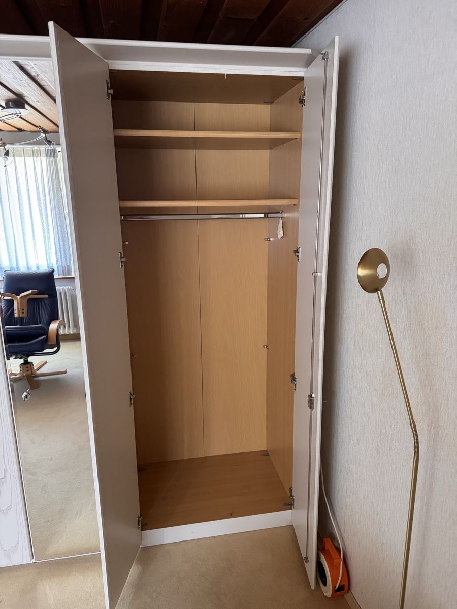Armadi: Top erhaltener Kleiderschrank – Usato da Zürich venduto da Goliat21 3