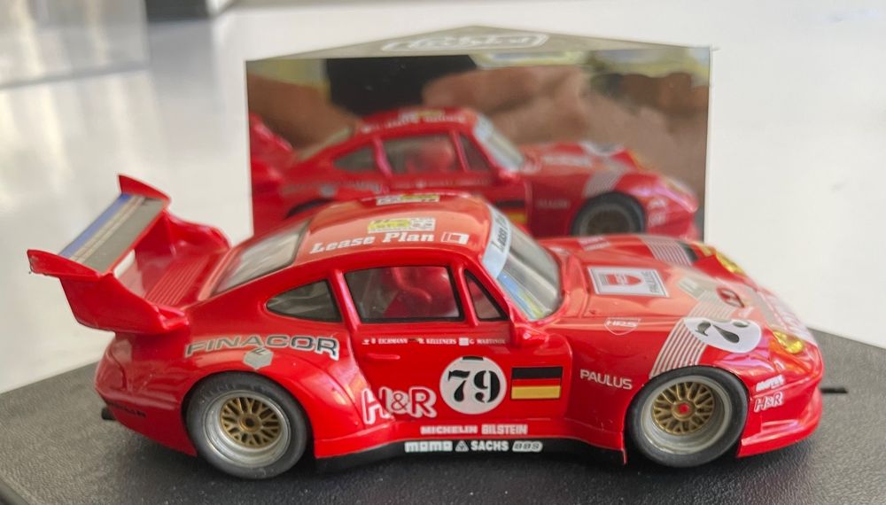 UT Models Porsche 911 GT2 Street 1997 – 1/18 Gris – Miniature Boîte – Occasion