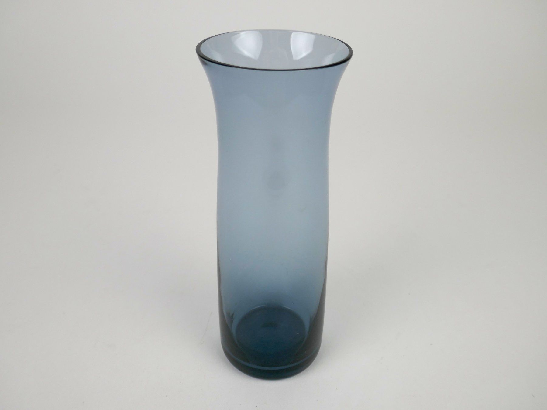 Vasi & Recipienti: Vase aus dunklem Glas – Usato da Urtenen-Schönbühl venduto da Restwert_Schoenbuehl 1